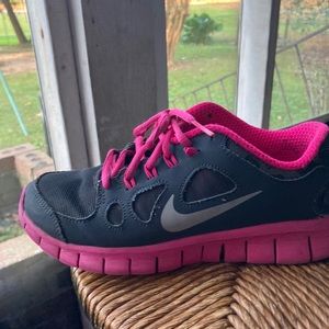 Nike tennis shoes